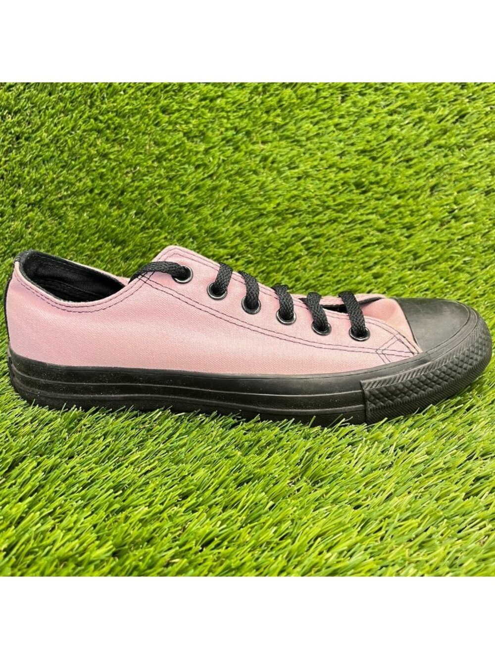 Converse Chuck Taylor All Star Low Womens Size 8 Pink Athletic Shoes Sneakers